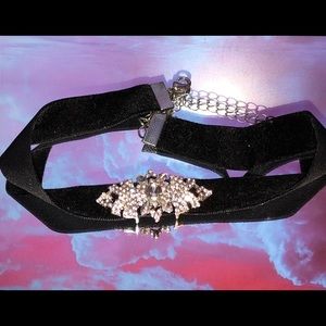Black velvet choker